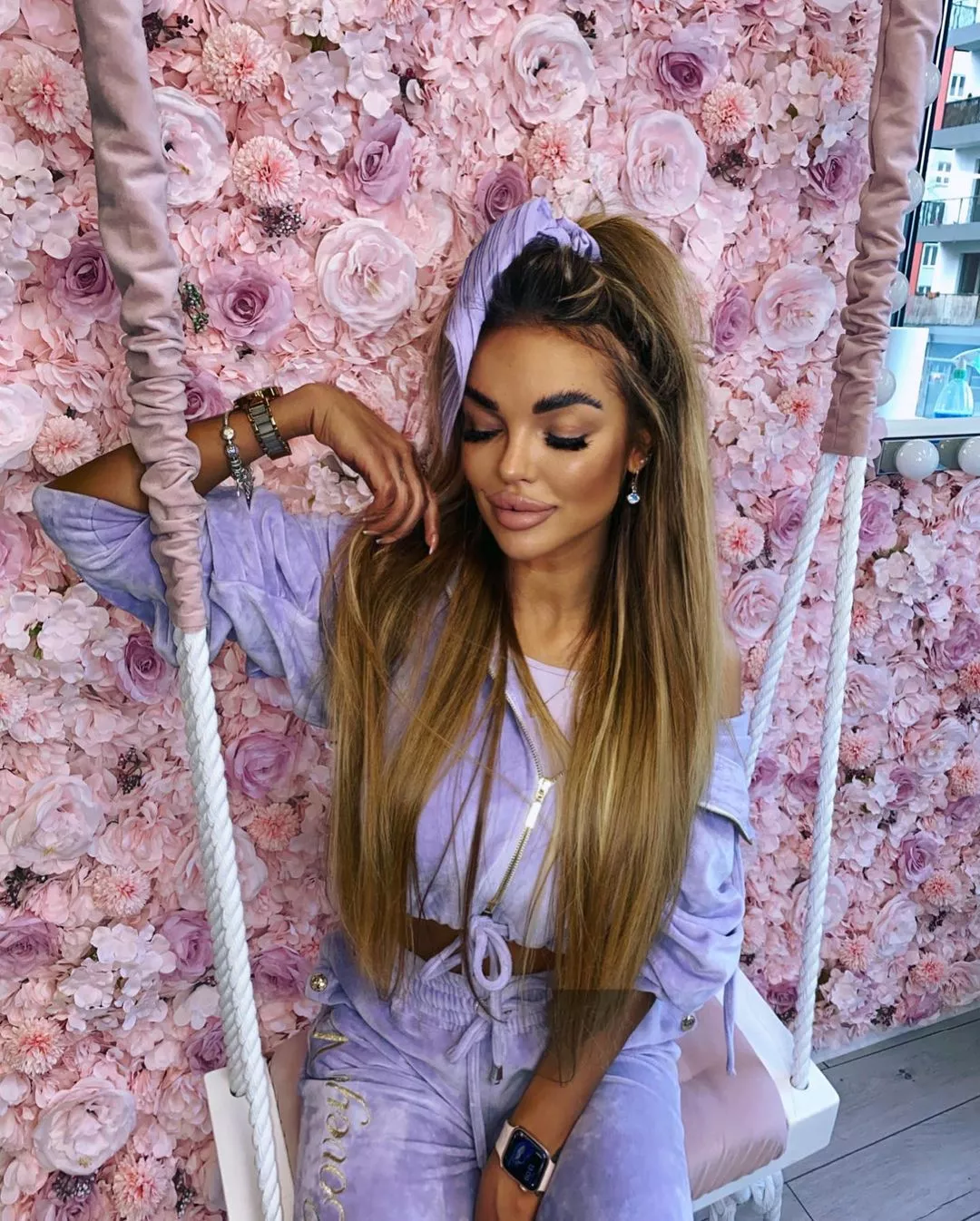 Śliczna gwiazda disco polo przyłapana w salonie urody?! Artystka poddała się popularnemu zabiegowi z którego korzysta m.in. Anna Lewandowska czy Wieniawa